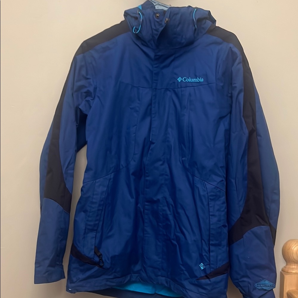 Columbia size S Omni-tech lightweight Blue and Black Jacket